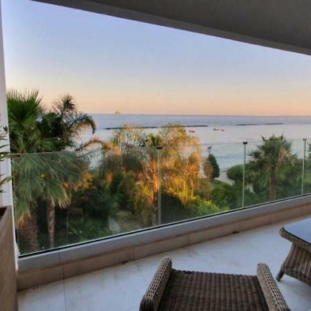 Апартаменты Pegasus Beach Front Лимасол Экстерьер фото