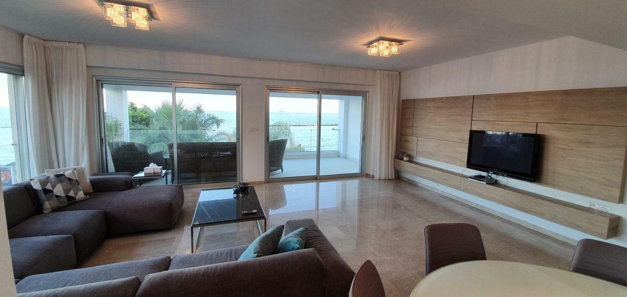 Апартаменты Pegasus Beach Front Лимасол Экстерьер фото